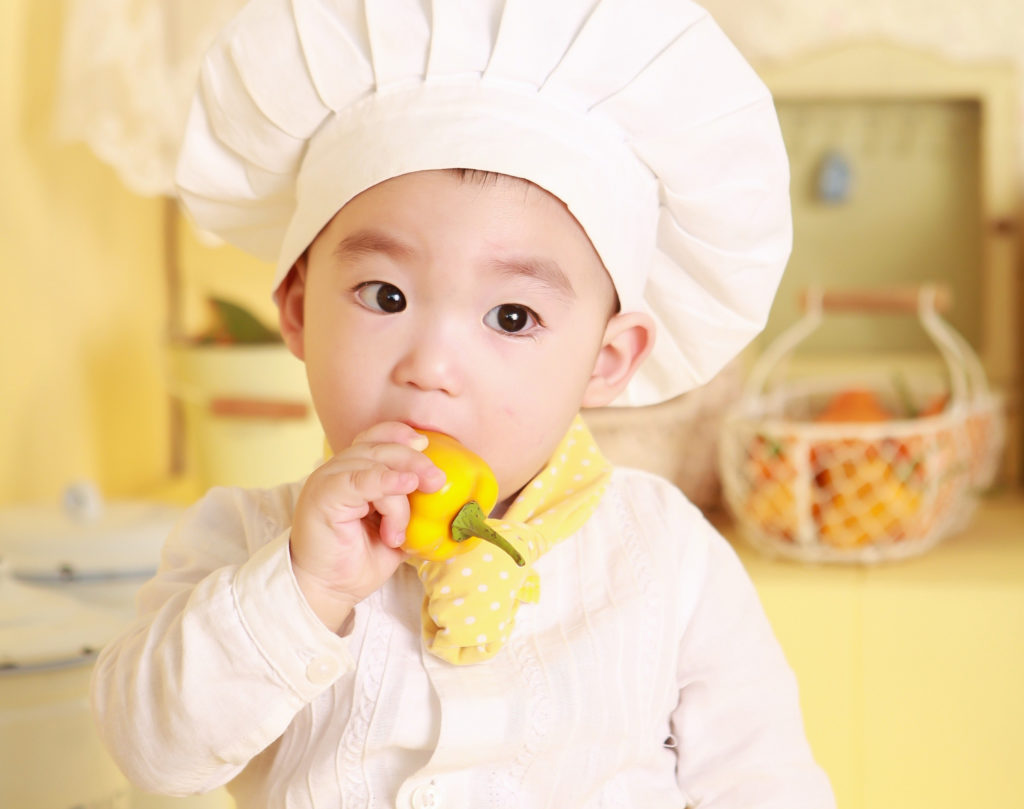 Healthy eating, Child eating vegetables